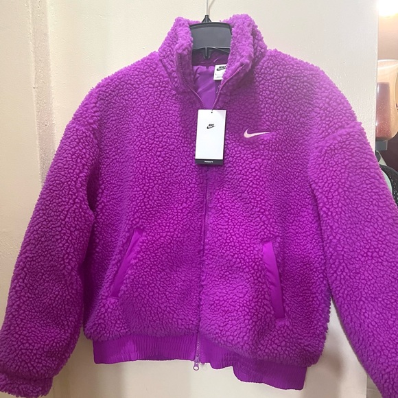 Nike Women’s Oversized Plush Swoosh Jacket - Picture 5 of 15
